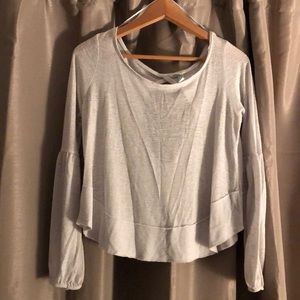 Free People - Top - Long-bell sleeve and eyelet opening in the back 🌹